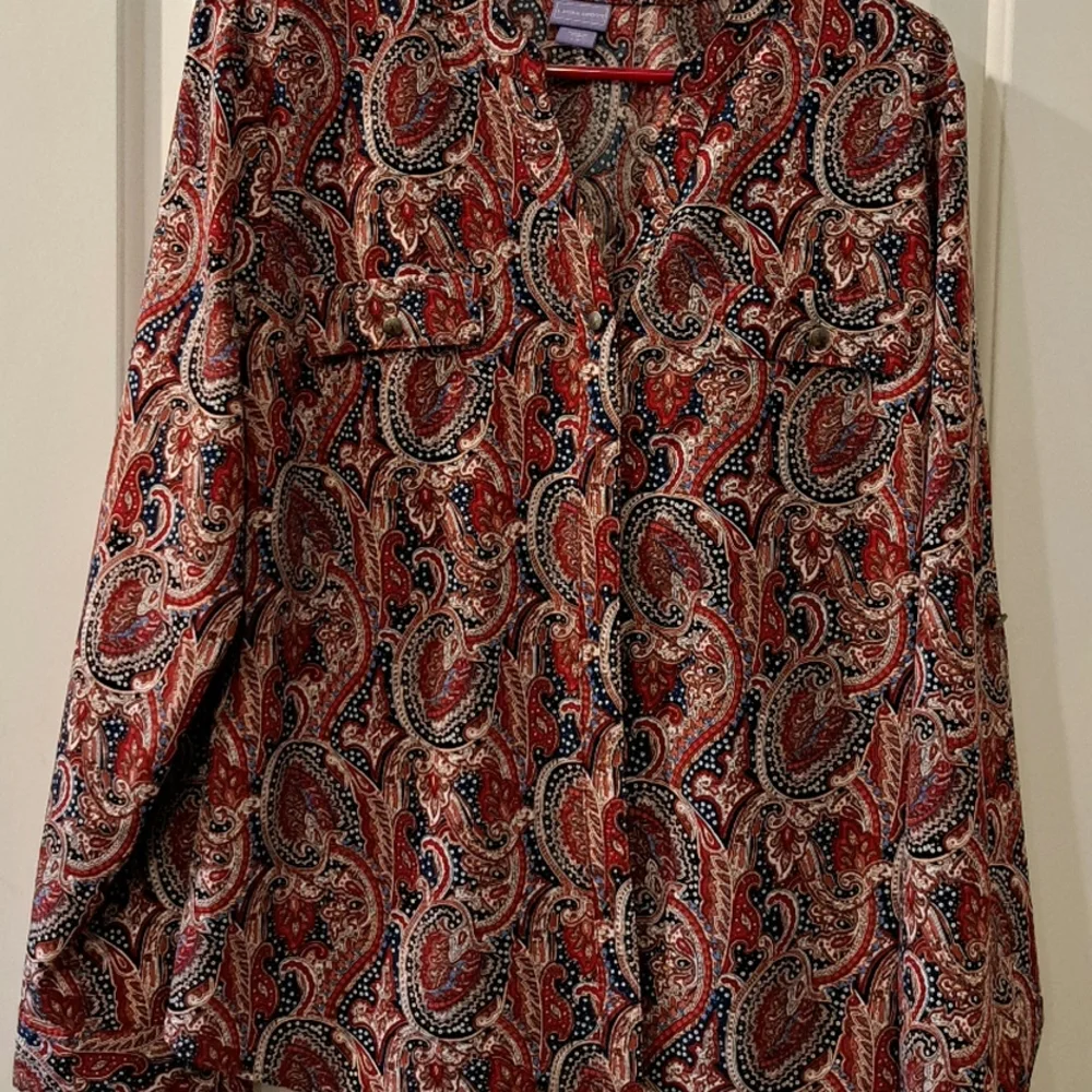 Laura Scott paisley button down Multicolor V neck casual Blouse size L